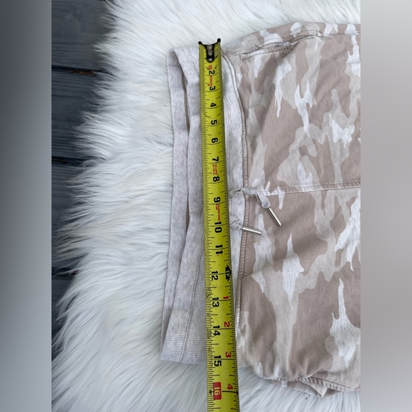 Athleta - Balance printed jogger - Size medium - tan camouflage - Picture 10 of 14